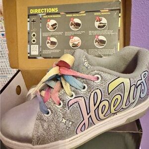 Heelys Kids' Glittery Silver Sneakers with Rainbow Laces Size 2 youth ( label)
